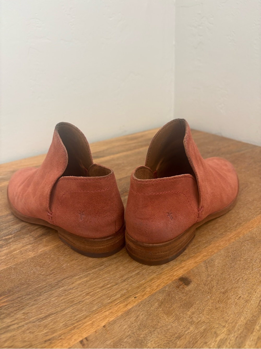 Frye Elyssa Women's Suede Ankle Booties in Dusty Rose - Picture 2 of 5